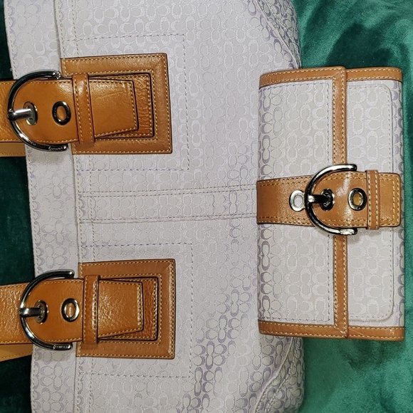 Coach purse W/matching wallet - Picture 12 of 16